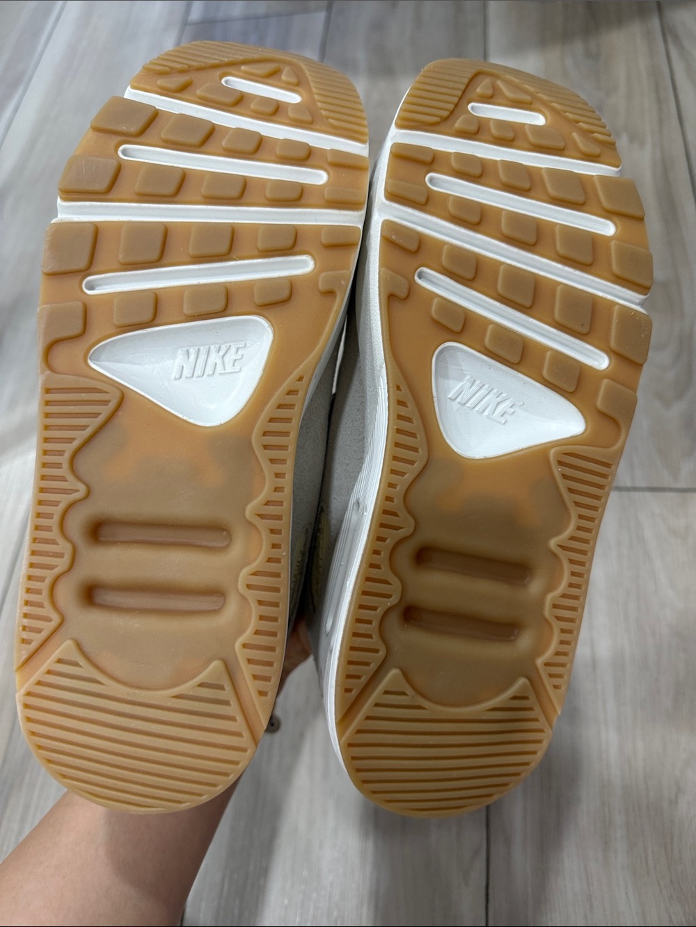 Nike White & Light Beige Air Max Sneakers - Picture 4 of 7